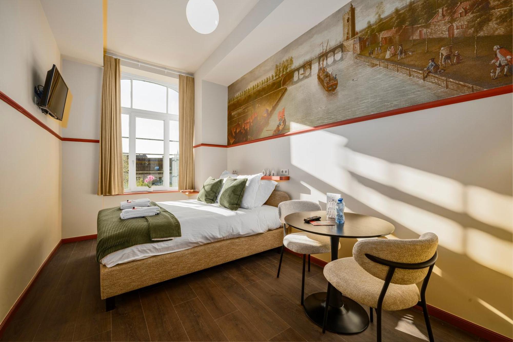 Aparthotel The Queen's Twelve By Romy&travis Bruges