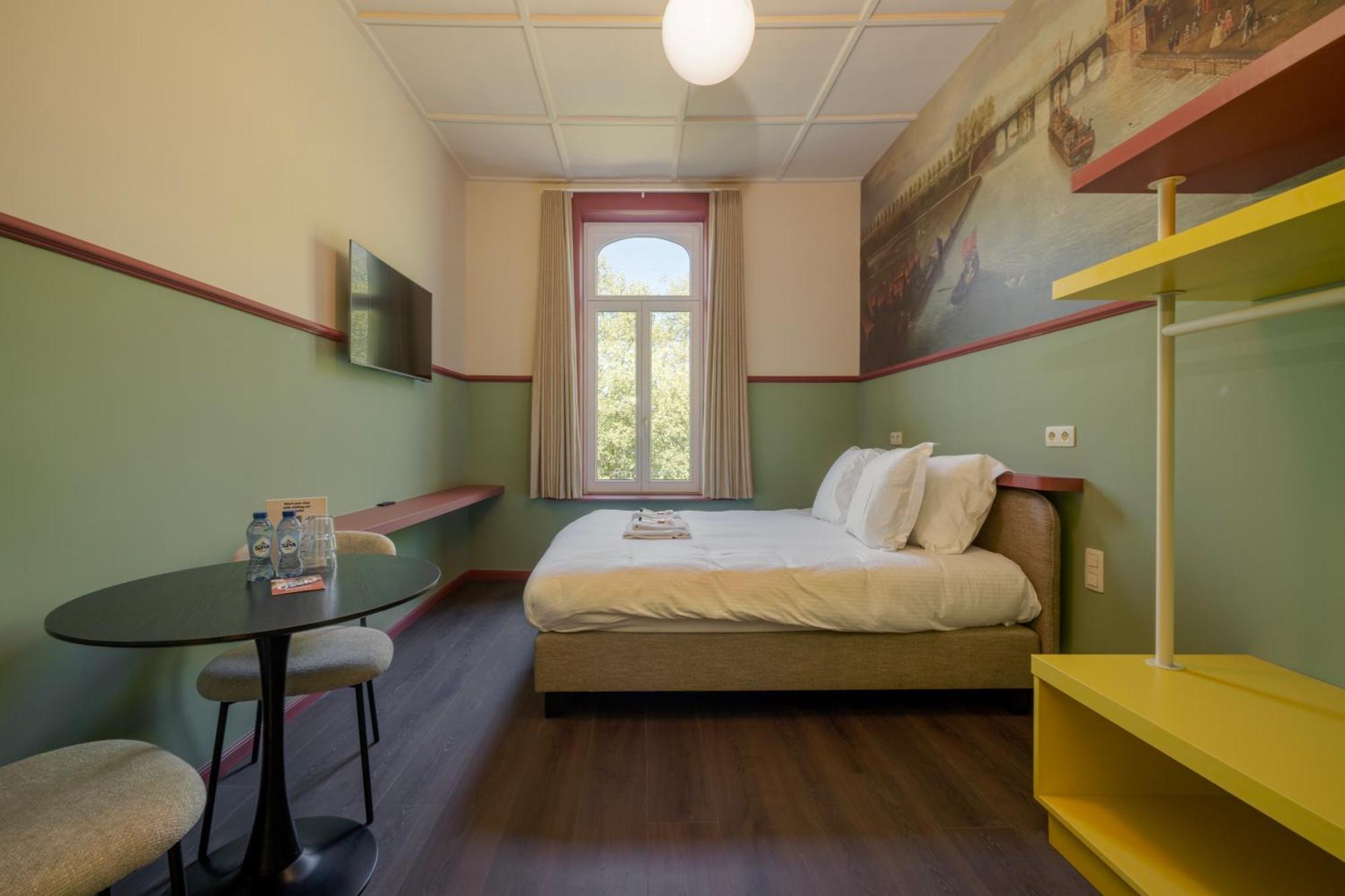 Aparthotel The Queen's Twelve By Romy&travis Brügge