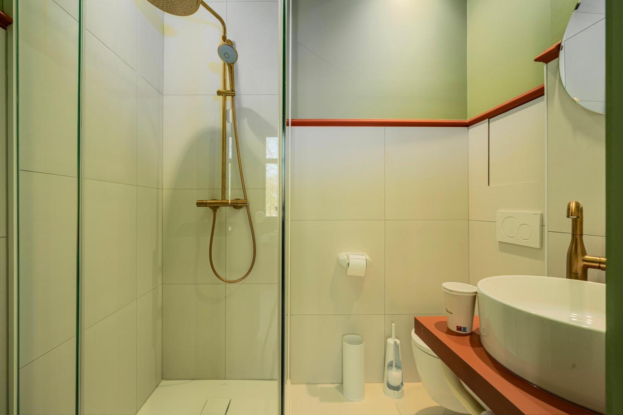 The Queen's Twelve By Romy&travis Aparthotel Brügge