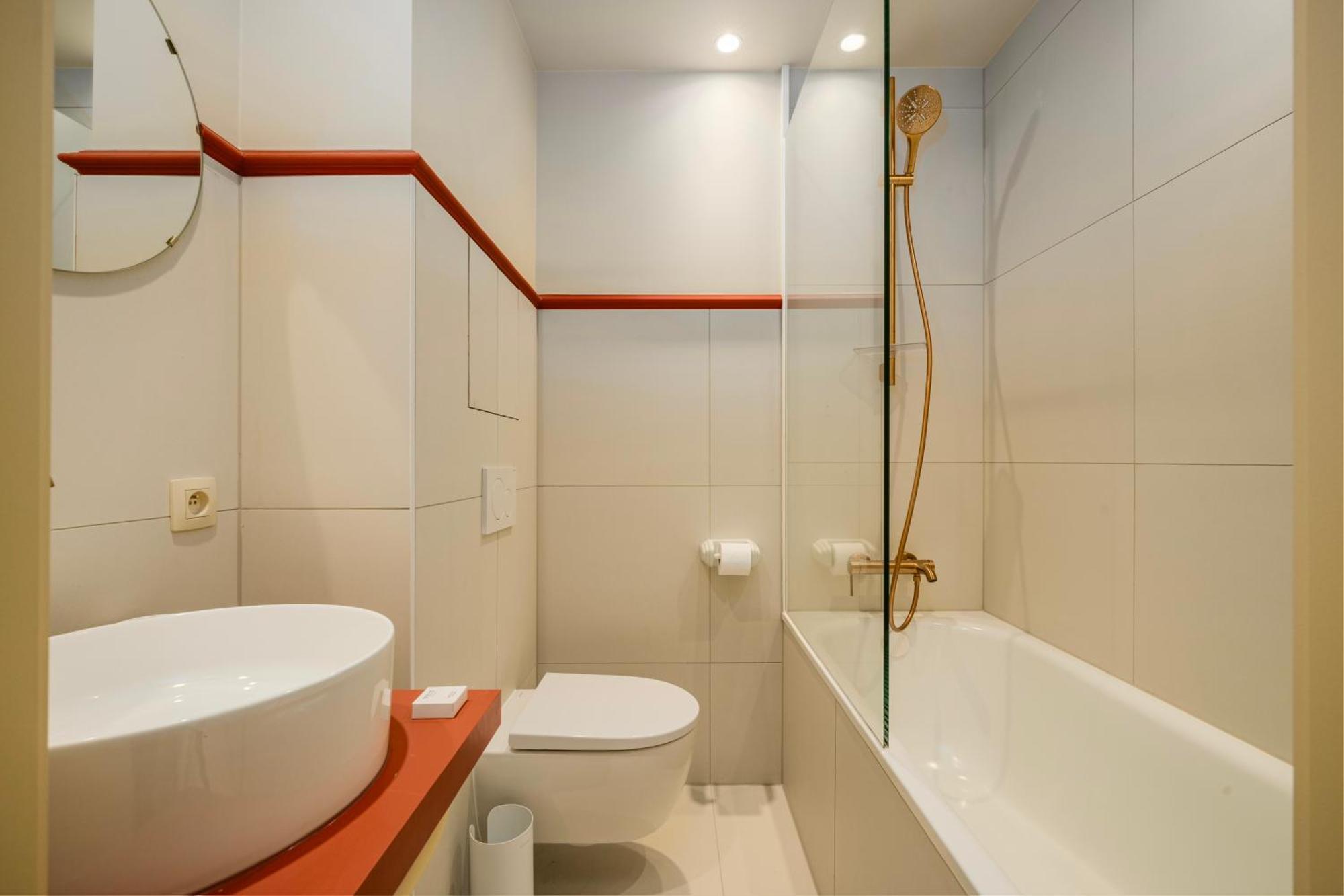The Queen's Twelve By Romy&travis Aparthotel *
